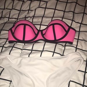 super cute strapless forever 21 bikini size small!
